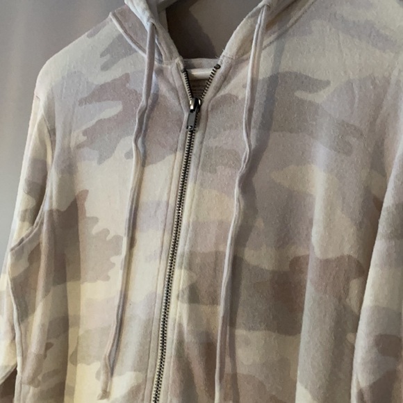 American Eagle Camo Hoodie - Picture 2 of 4